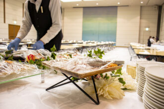 新年会の幹事様必見！奈良市で人気のファーストケータリングのケータリングサービスとは？