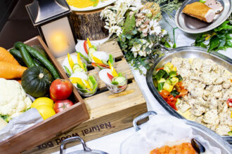 今年の忘年会はケータリングで！大阪で選ばれるファーストケータリングの法人パーティーの新定番！